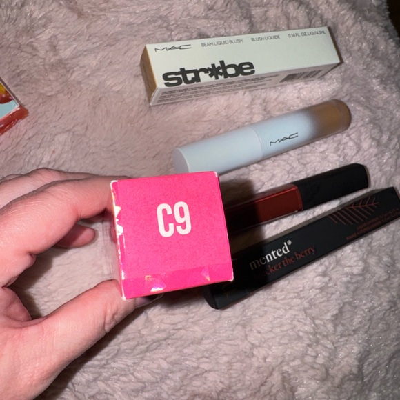 ⭐️ Makeup Bundle | Morphe, MAC, Jeffree Star, Mented ⭐️ - Picture 6 of 6